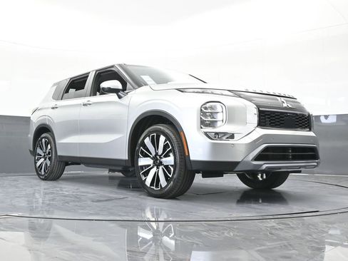 New 2026 Mitsubishi Outlander SE image 63