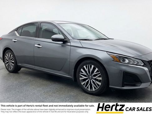 Used 2025 Nissan Altima 2.5 SV FWD image 1