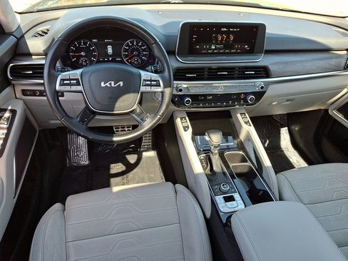 Certified 2022 Kia Telluride SX w/ SX Prestige Package AWD/4WD image 11