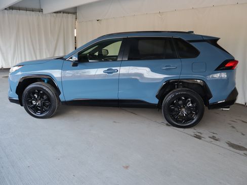 Used 2025 Toyota RAV4 SE image 26