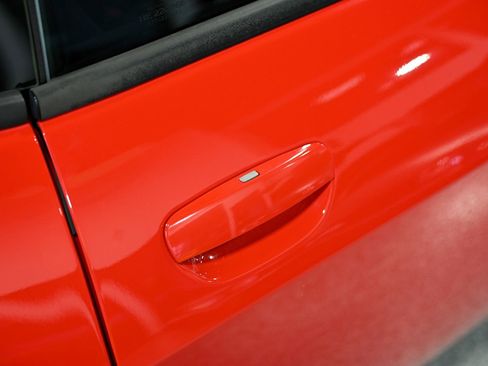 Used 2014 Dodge Challenger R/T RWD image 19