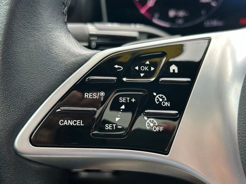 Used 2025 Mercedes-Benz C 300 Sedan image 23