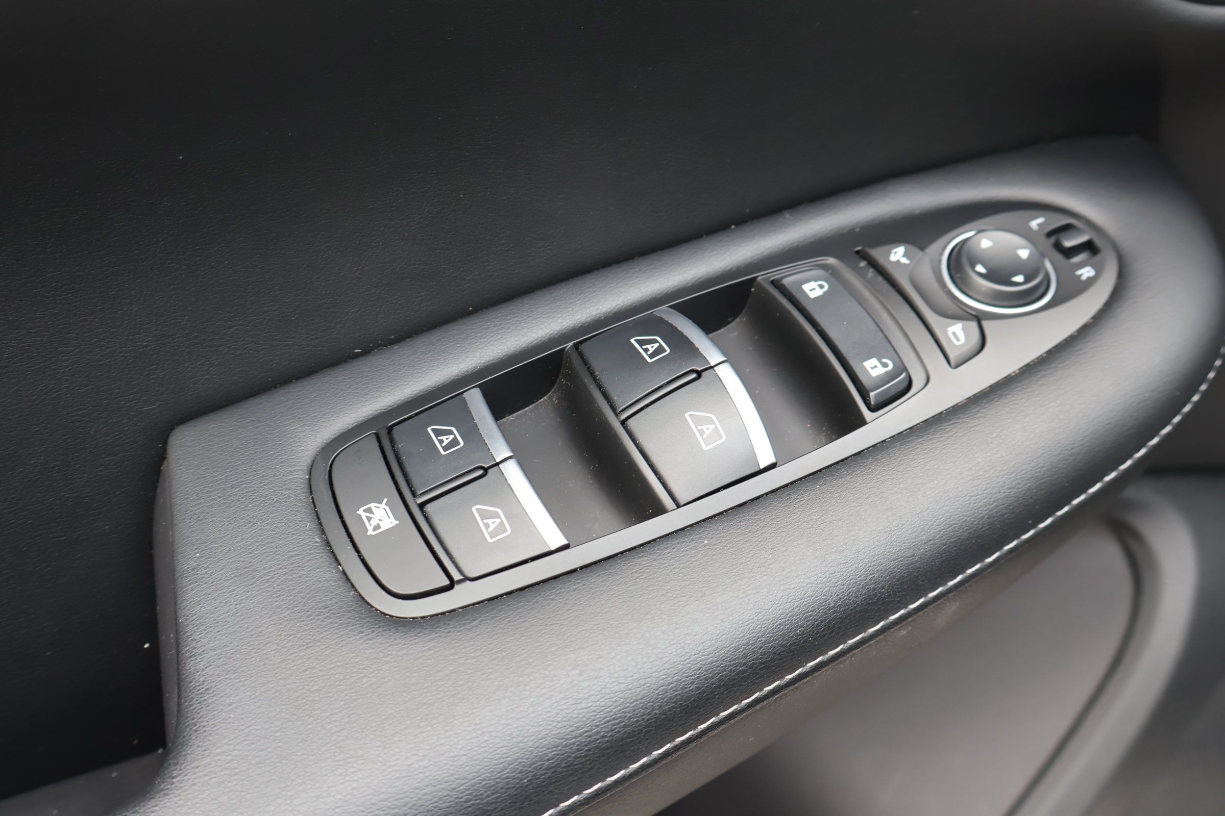 Certified 2024 INFINITI QX50 Luxe FWD image 16