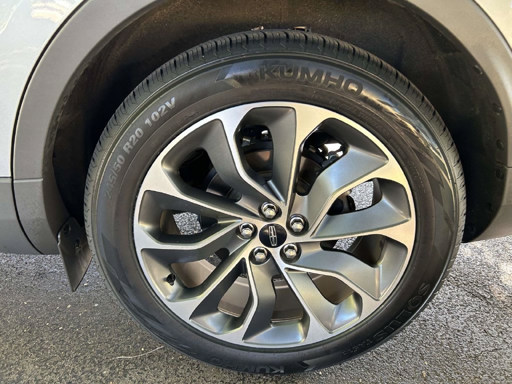 Used 2023 Lincoln Nautilus Reserve FWD image 7