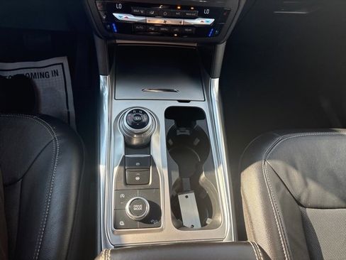 Used 2020 Ford Explorer Limited image 22