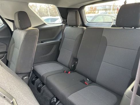 Used 2020 Chevrolet Traverse LT image 22