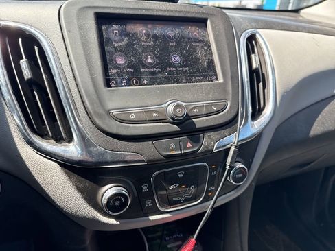 Used 2022 Chevrolet Equinox LS w/ LS Convenience Package image 10