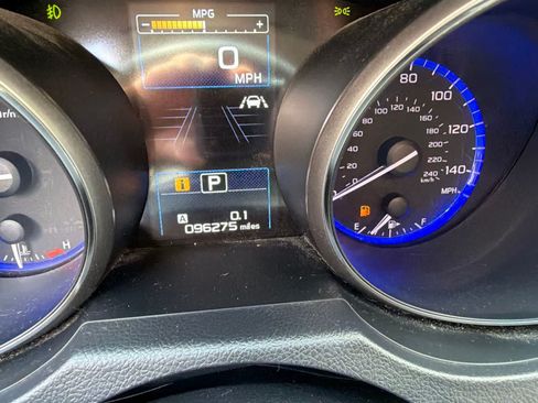Used 2018 Subaru Outback 2.5i Limited AWD/4WD image 2