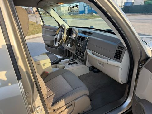 Used 2011 Jeep Liberty Sport image 20