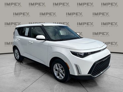 Used 2024 Kia Soul LX w/ Option Group 015 image 7