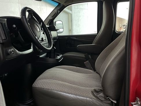 Used 2015 Chevrolet Express 3500 LS w/ Chrome Appearance Package image 16