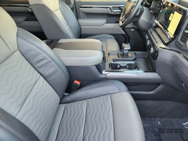 Used 2025 Chevrolet Silverado 1500 ZR2 w/ Technology Package AWD/4WD image 19