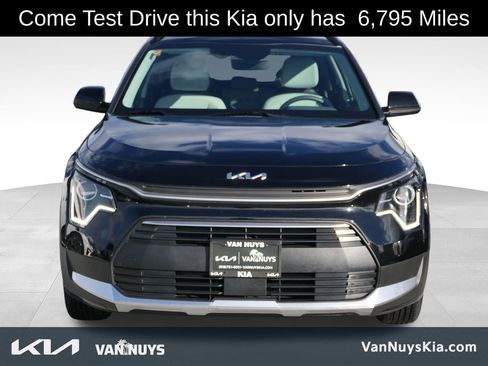 Certified 2025 Kia Niro EX image 7