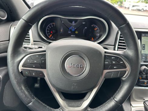 Used 2022 Jeep Grand Cherokee Laredo X AWD/4WD image 22