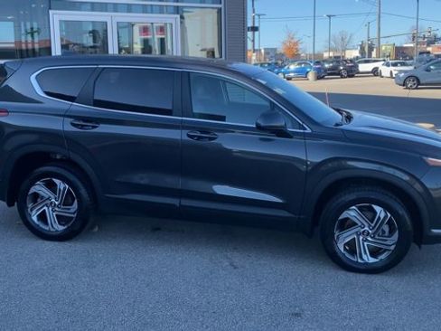 Used 2023 Hyundai Santa Fe SE image 3
