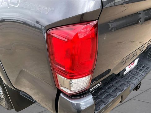 Used 2017 Toyota Tacoma TRD Sport w/ Tow Package RWD image 27