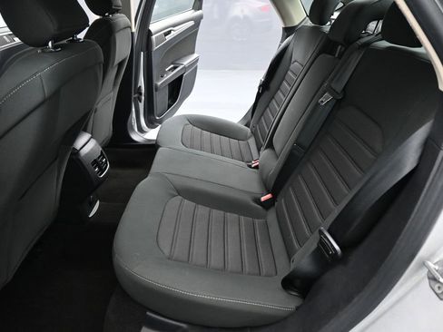 Certified 2019 Ford Fusion SE FWD image 19
