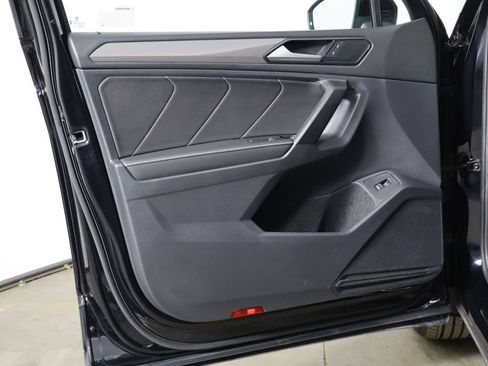 Used 2023 Volkswagen Tiguan SE image 20