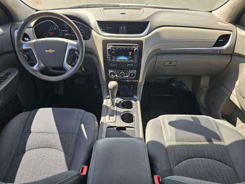 Used 2017 Chevrolet Traverse LT FWD image 15