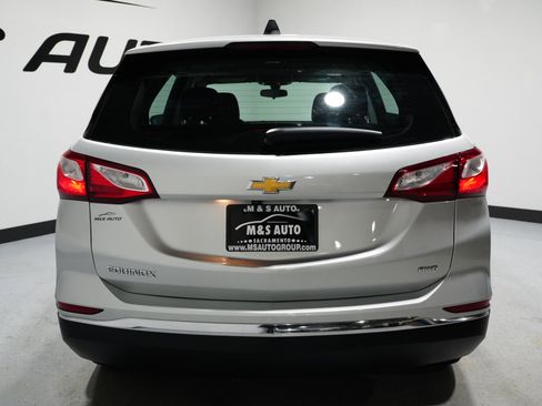 Used 2018 Chevrolet Equinox LS image 9