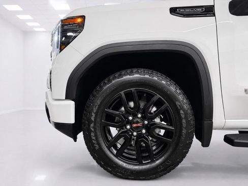 Used 2025 GMC Sierra 1500 Elevation w/ Elevation Premium Package AWD/4WD image 8