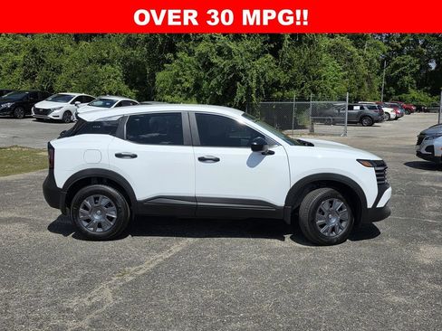 New 2026 Nissan Kicks S w/ Charging Package image 32