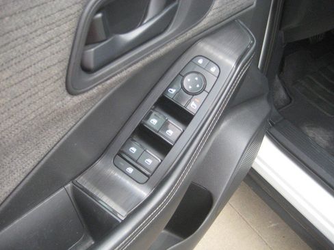 Used 2021 Nissan Rogue S AWD/4WD image 14