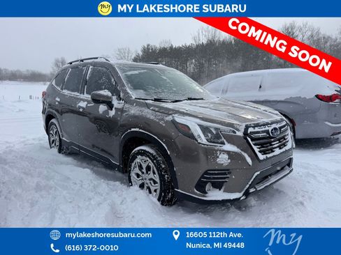 Used 2023 Subaru Forester Premium image 1