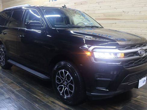 Used 2023 Ford Expedition XL image 2