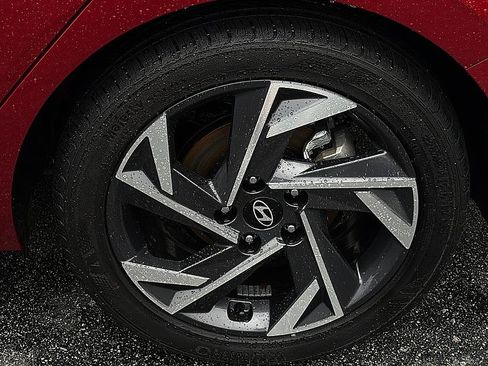Certified 2025 Hyundai Elantra Sport FWD image 5