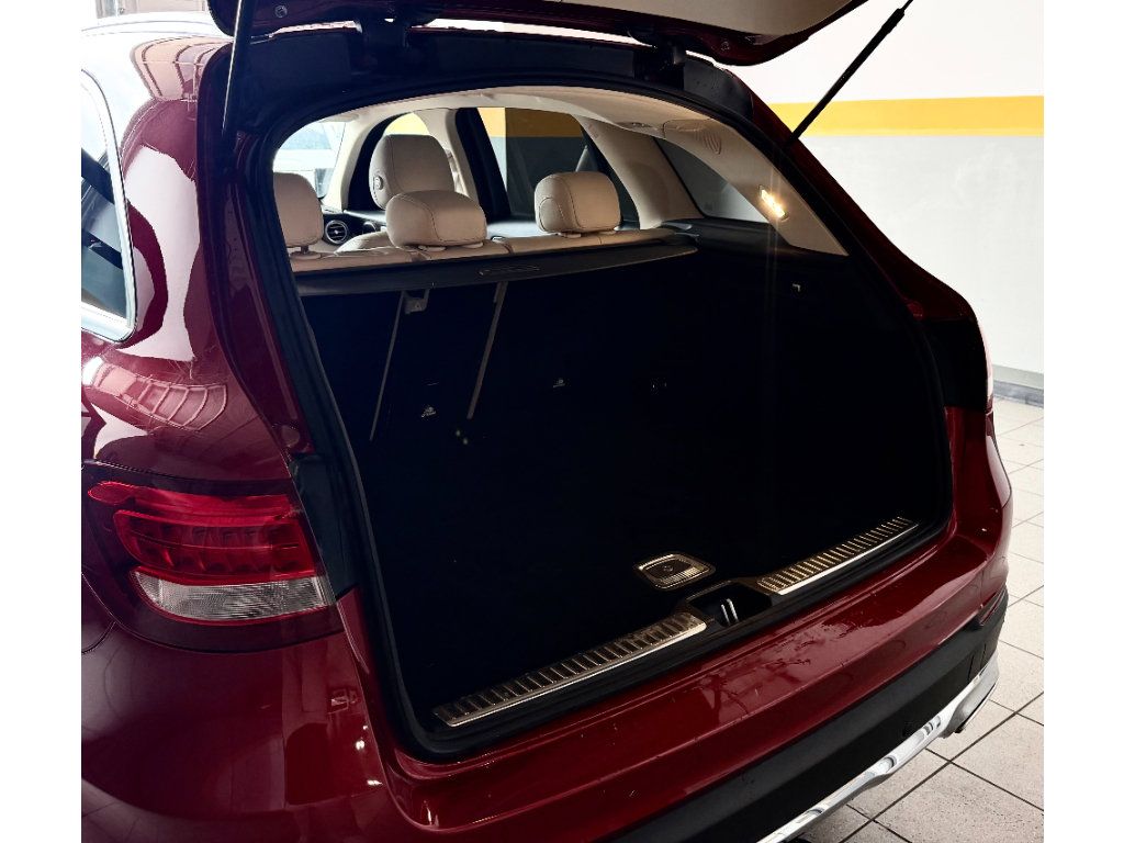 Used 2019 Mercedes-Benz GLC 300 4MATIC image 14