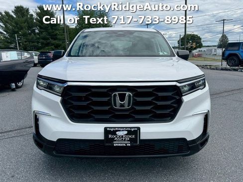 Used 2023 Honda Pilot LX image 2