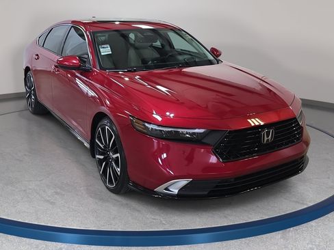 Certified 2023 Honda Accord Touring image 4