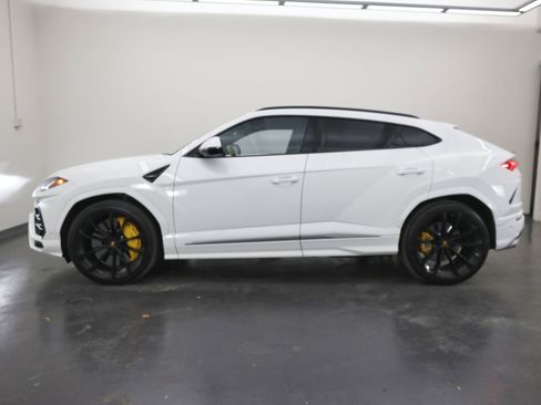Used 2022 Lamborghini Urus image 6