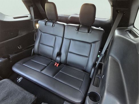 Used 2025 Ford Explorer ST-Line w/ ST-Line Street Pack image 70