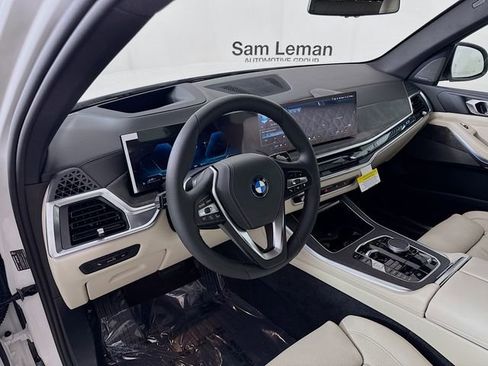 New 2026 BMW X5 xDrive50e image 9
