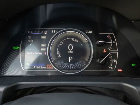 Used 2025 Lexus ES 300h w/ Premium Package image 9