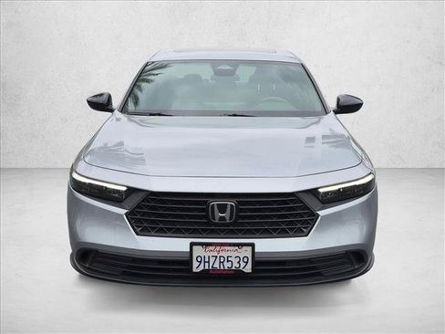 Used 2023 Honda Accord Sport image 2