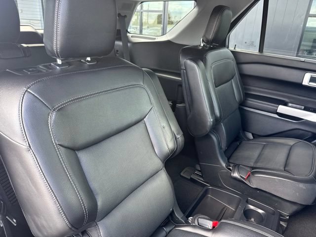 Used 2021 Ford Explorer Limited w/ Equipment Group 301A AWD/4WD image 24
