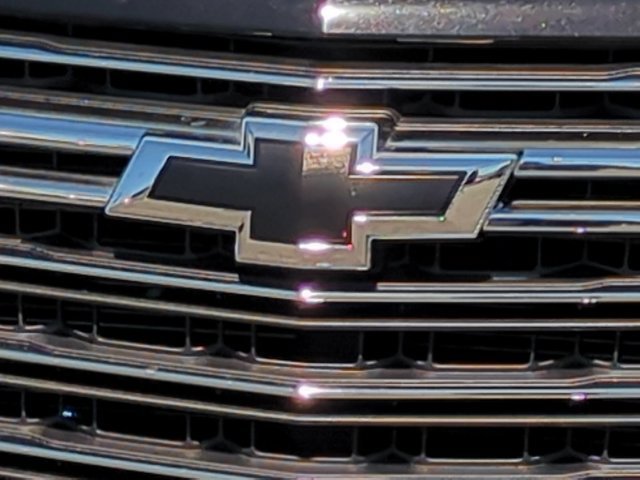 Used 2023 Chevrolet Traverse LT w/ LPO, Cargo Package FWD image 31