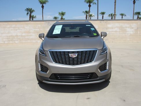 Used 2023 Cadillac XT5 Premium Luxury w/ Technology Package FWD image 3
