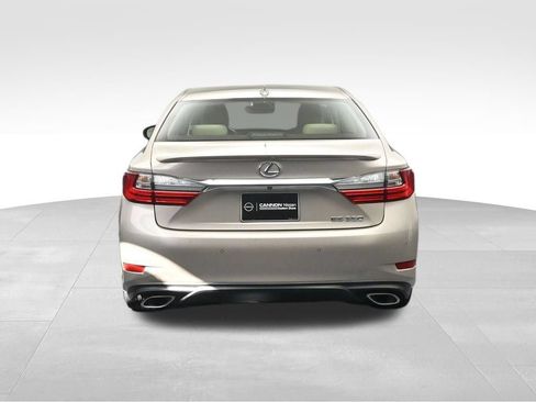 Used 2018 Lexus ES 350 w/ Luxury Package w/Wood Trim FWD image 4