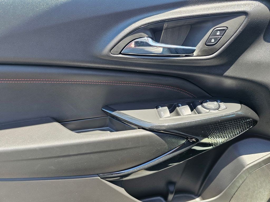 New 2026 Chevrolet Trax RS w/ Sunroof Package FWD image 20