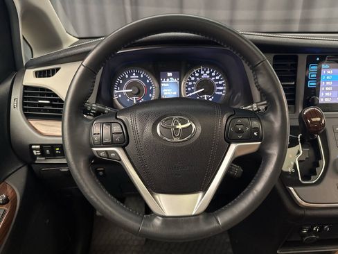 Used 2016 Toyota Sienna Limited AWD/4WD image 13
