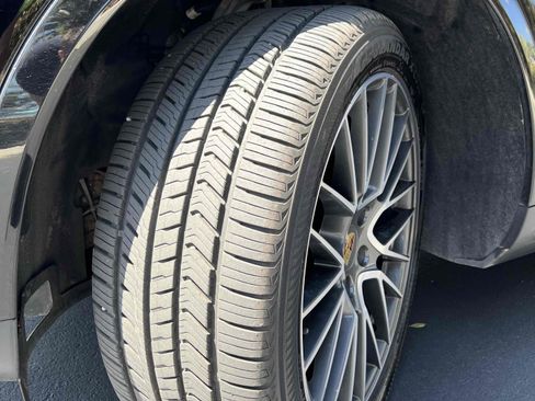 Used 2019 Porsche Cayenne S image 12