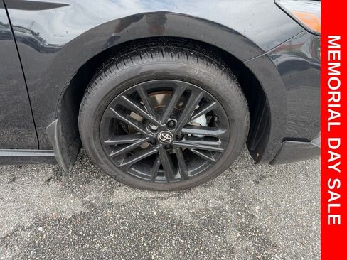 Used 2025 Toyota Camry SE FWD image 4