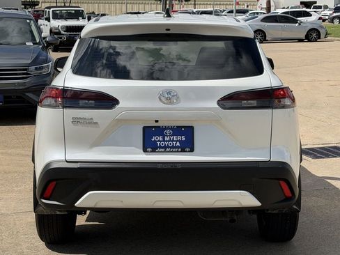 Used 2026 Toyota Corolla Cross L FWD image 8
