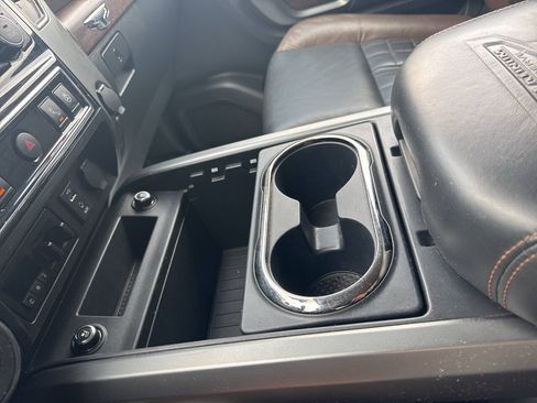 Used 2017 Nissan Titan Platinum Reserve AWD/4WD image 34