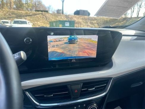 Used 2024 Buick Encore GX Sport Touring image 25