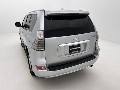Used 2019 Lexus GX 460 image 12